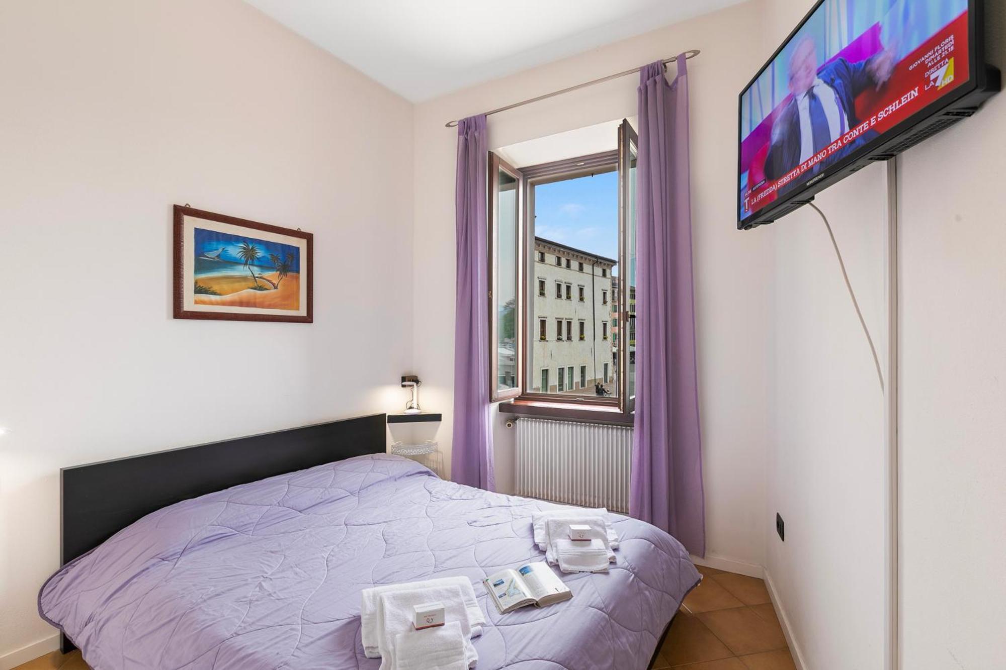Lake View Historical Center Apartment - Happy Rentals Рива-дель-Гарда Екстер'єр фото