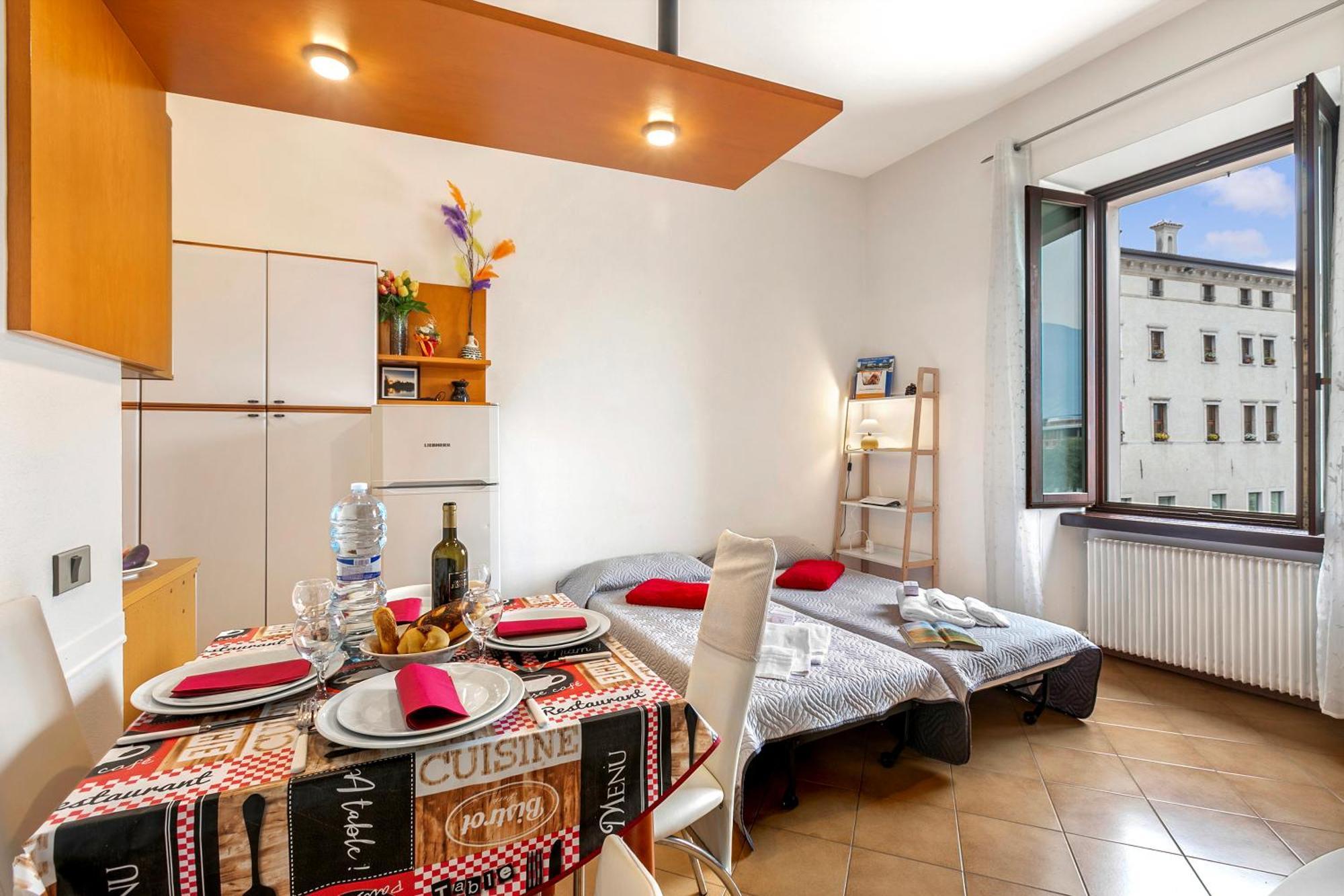 Lake View Historical Center Apartment - Happy Rentals Рива-дель-Гарда Екстер'єр фото